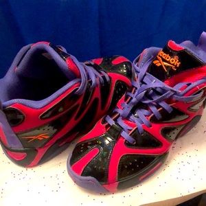 The color : purple pink and black